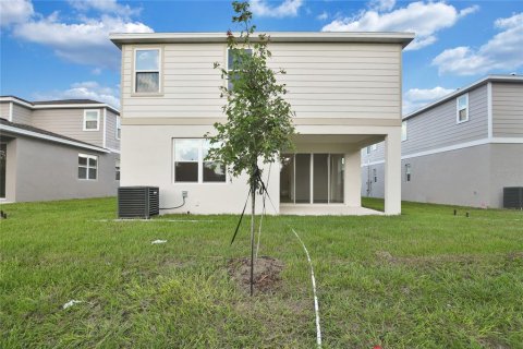 House in Dundee, Florida 4 bedrooms, 201.6 sq.m. № 2156121 - photo 21