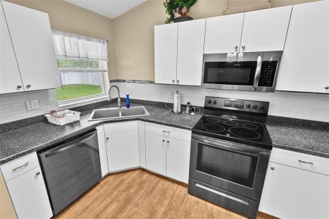 House in Palm Coast, Florida 3 bedrooms, 114.27 sq.m. № 2347671 - photo 13