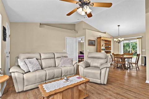 House in Palm Coast, Florida 3 bedrooms, 114.27 sq.m. № 2347671 - photo 4