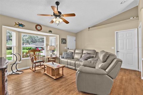 House in Palm Coast, Florida 3 bedrooms, 114.27 sq.m. № 2347671 - photo 6