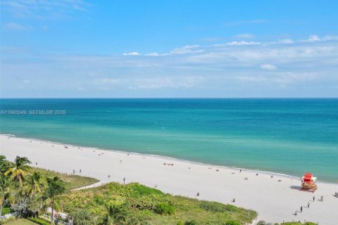 Condo in Miami Beach, Florida, 3 bedrooms  № 2027089 - photo 20