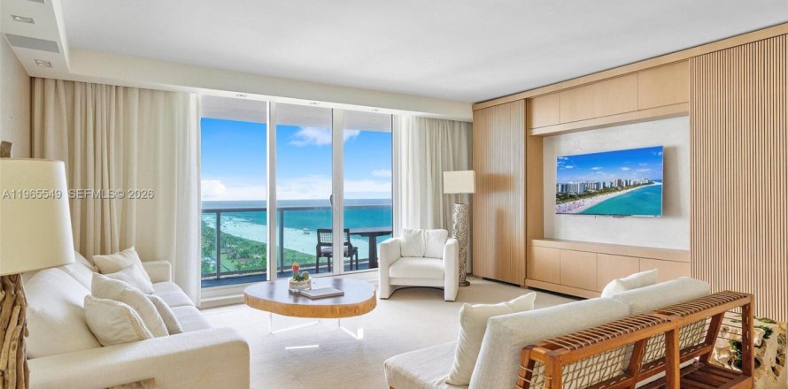Condo in Miami Beach, Florida, 3 bedrooms  № 2027089