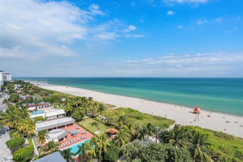 Condo in Miami Beach, Florida, 3 bedrooms  № 2027089 - photo 19