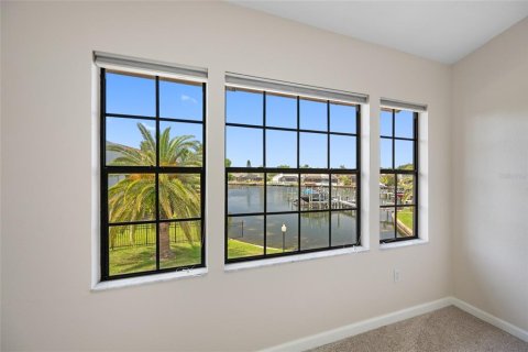 Copropriété à vendre à Tampa, Floride: 4 chambres, 185.43 m2 № 2138741 - photo 16