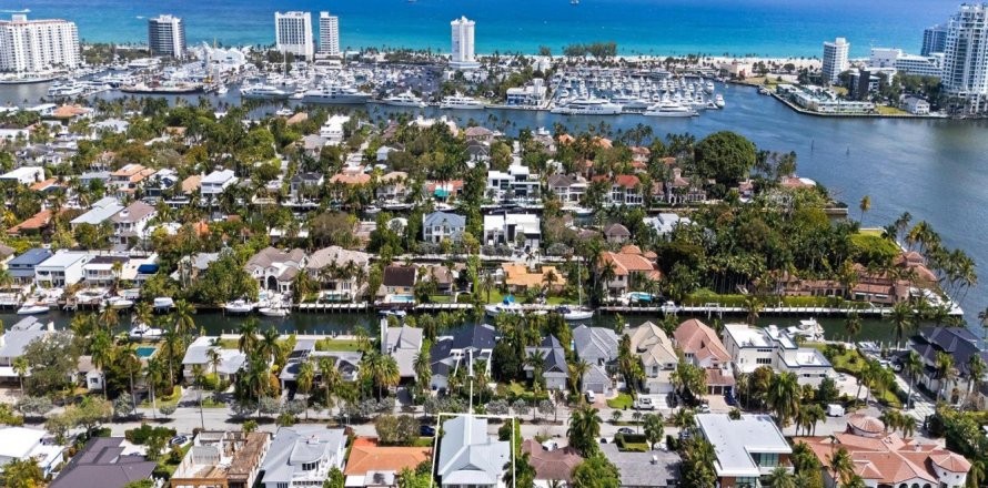 Villa ou maison à Fort Lauderdale, Floride 4 chambres, 383.22 m2 № 2084313