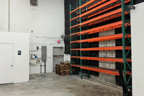 Immobilier commercial à louer à Doral, Floride № 1208052 - photo 1