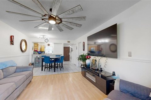 Condo in Clearwater, Florida, 1 bedroom  № 2429041 - photo 9