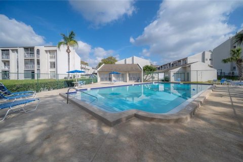 Condo in Clearwater, Florida, 1 bedroom  № 2429041 - photo 5