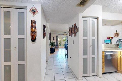 Condo in Clearwater, Florida, 1 bedroom  № 2429041 - photo 15