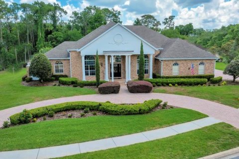 Casa en venta en Weeki Wachee, Florida, 3 dormitorios, 346.71 m2 № 1805376 - foto 1