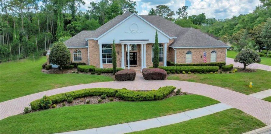 Casa en Weeki Wachee, Florida 3 dormitorios, 346.71 m2 № 1805376