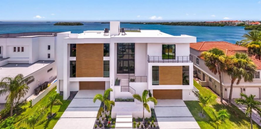Villa ou maison à Tierra Verde, Floride 6 chambres, 707.82 m2 № 2317353