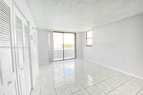 Condo in Miami Beach, Florida, 1 bedroom  № 1854939 - photo 7