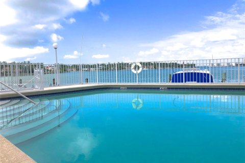 Condo in Miami Beach, Florida, 1 bedroom  № 1854939 - photo 3