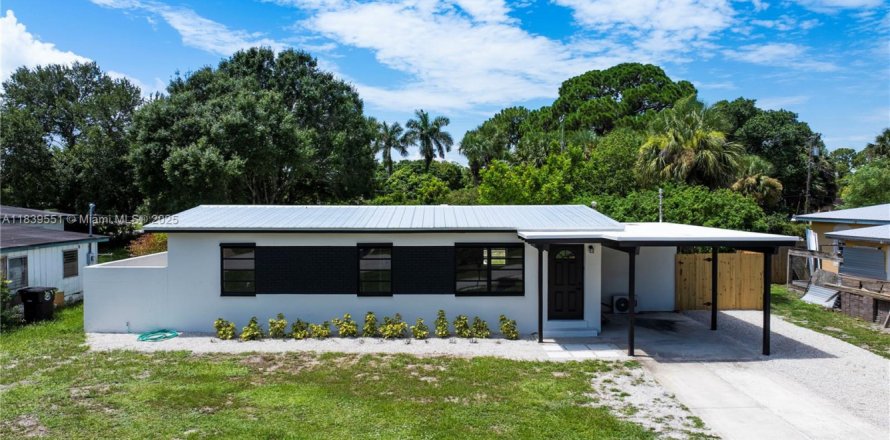 Casa en St. Lucie, Florida 3 dormitorios, 88.26 m2 № 1940527