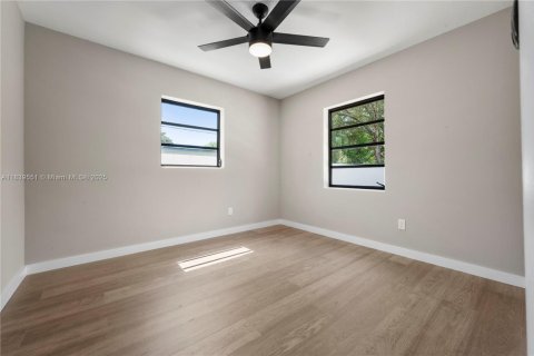 Casa en venta en St. Lucie, Florida, 3 dormitorios, 88.26 m2 № 1940527 - foto 11