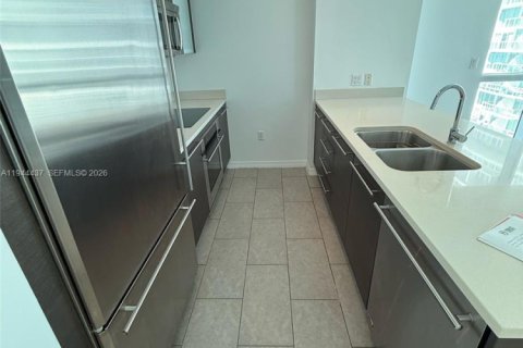 Condo in Miami, Florida, 2 bedrooms  № 2001655 - photo 12