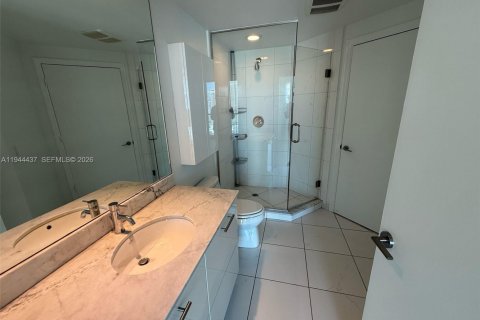 Condo in Miami, Florida, 2 bedrooms  № 2001655 - photo 22
