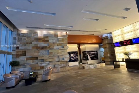 Condo in Miami, Florida, 2 bedrooms  № 2001655 - photo 27