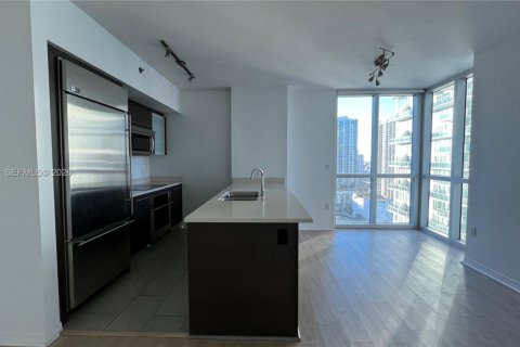Condo in Miami, Florida, 2 bedrooms  № 2001655 - photo 9