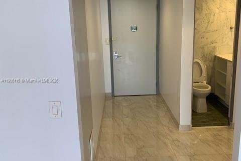 Condo in Aventura, Florida, 1 bedroom  № 1956696 - photo 3