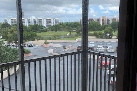 Condo in Aventura, Florida, 1 bedroom  № 1956696 - photo 14