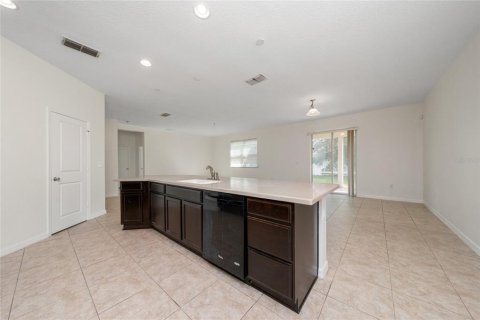 Villa ou maison à louer à Kissimmee, Floride: 4 chambres, 195.65 m2 № 2383946 - photo 9
