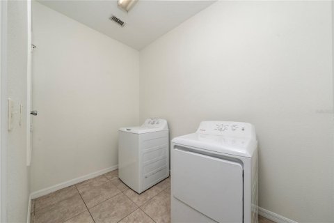 Villa ou maison à louer à Kissimmee, Floride: 4 chambres, 195.65 m2 № 2383946 - photo 24