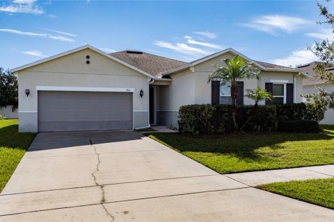 Villa ou maison à louer à Kissimmee, Floride: 4 chambres, 195.65 m2 № 2383946 - photo 3