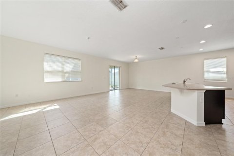 Villa ou maison à louer à Kissimmee, Floride: 4 chambres, 195.65 m2 № 2383946 - photo 8