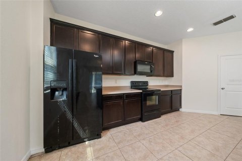Villa ou maison à louer à Kissimmee, Floride: 4 chambres, 195.65 m2 № 2383946 - photo 7