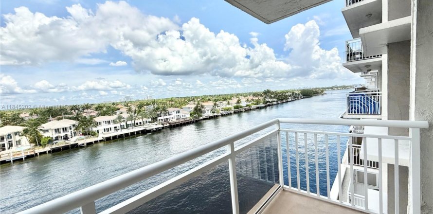 Condo à Hollywood, Floride, 2 chambres № 1842744