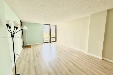 Copropriété à vendre à Hollywood, Floride: 2 chambres, 113.15 m2 № 1842744 - photo 6