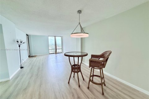Copropriété à vendre à Hollywood, Floride: 2 chambres, 113.15 m2 № 1842744 - photo 7