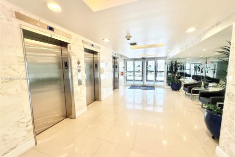 Copropriété à vendre à Hollywood, Floride: 2 chambres, 113.15 m2 № 1842744 - photo 30