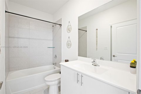 Купить таунхаус в Хомстед, Флорида 3 спальни, 123.37м2, № 2422967 - фото 13