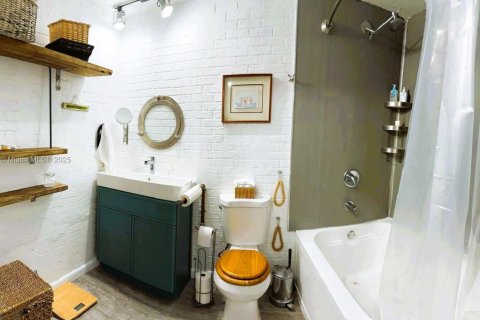 Купить кондоминиум в Майами, Флорида 1 спальня, 62.34м2, № 1929094 - фото 11