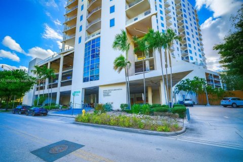 Купить кондоминиум в Майами, Флорида 1 спальня, 62.34м2, № 1929094 - фото 2