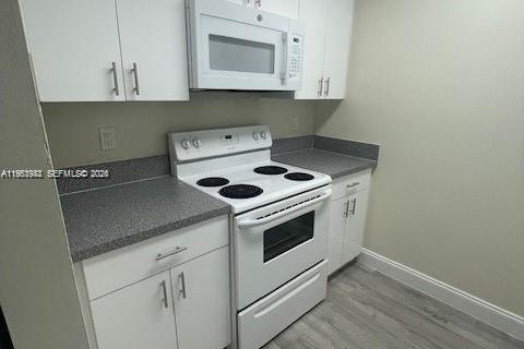 Condominio en alquiler en Cutler Bay, Florida, 2 dormitorios, 91.04 m2 № 2008061 - foto 5