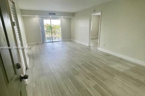 Condominio en alquiler en Cutler Bay, Florida, 2 dormitorios, 91.04 m2 № 2008061 - foto 3