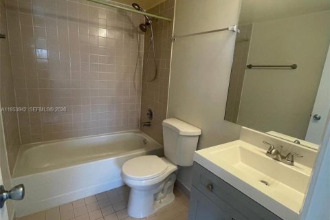 Condominio en alquiler en Cutler Bay, Florida, 2 dormitorios, 91.04 m2 № 2008061 - foto 27