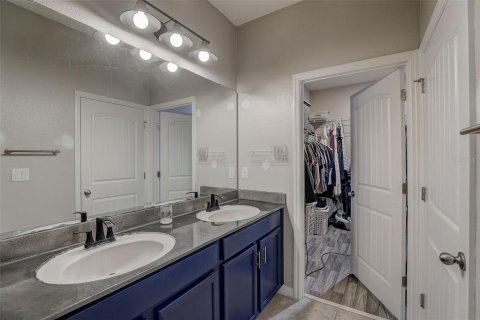 Townhouse in Saint Cloud, Florida 4 bedrooms, 193.7 sq.m. № 1089595 - photo 15