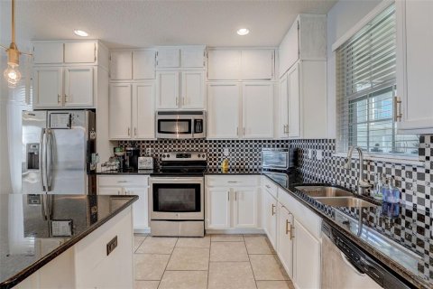 Townhouse in Saint Cloud, Florida 4 bedrooms, 193.7 sq.m. № 1089595 - photo 9
