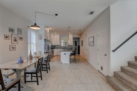 Townhouse in Saint Cloud, Florida 4 bedrooms, 193.7 sq.m. № 1089595 - photo 6