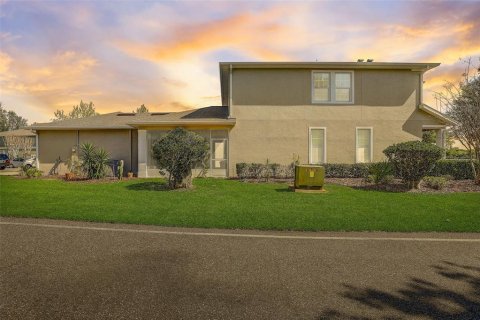 Townhouse in Saint Cloud, Florida 4 bedrooms, 193.7 sq.m. № 1089595 - photo 3