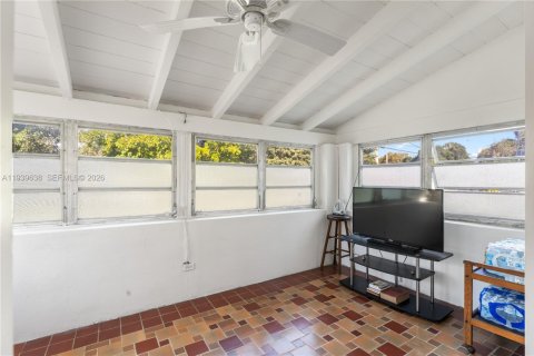 Villa ou maison à vendre à Miami, Floride: 2 chambres, 101.26 m2 № 1998384 - photo 11
