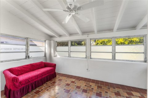 Villa ou maison à vendre à Miami, Floride: 2 chambres, 101.26 m2 № 1998384 - photo 12