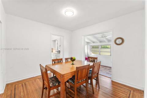 Villa ou maison à vendre à Miami, Floride: 2 chambres, 101.26 m2 № 1998384 - photo 9