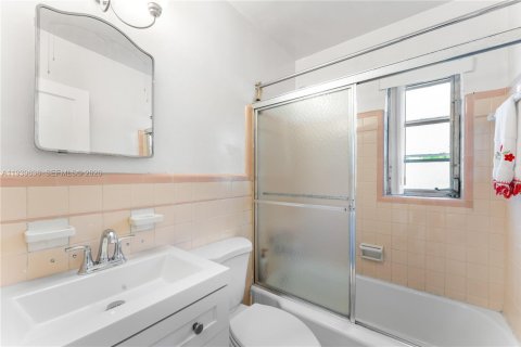 Villa ou maison à vendre à Miami, Floride: 2 chambres, 101.26 m2 № 1998384 - photo 8