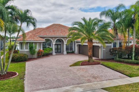 House in Boca Raton, Florida 4 bedrooms, 257.53 sq.m. № 1002595 - photo 1